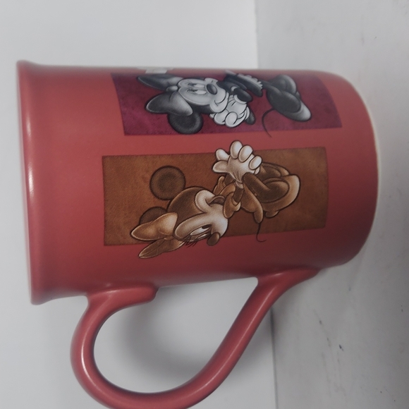 Walt Disney World Minnie Mouse mug - Picture 3 of 7
